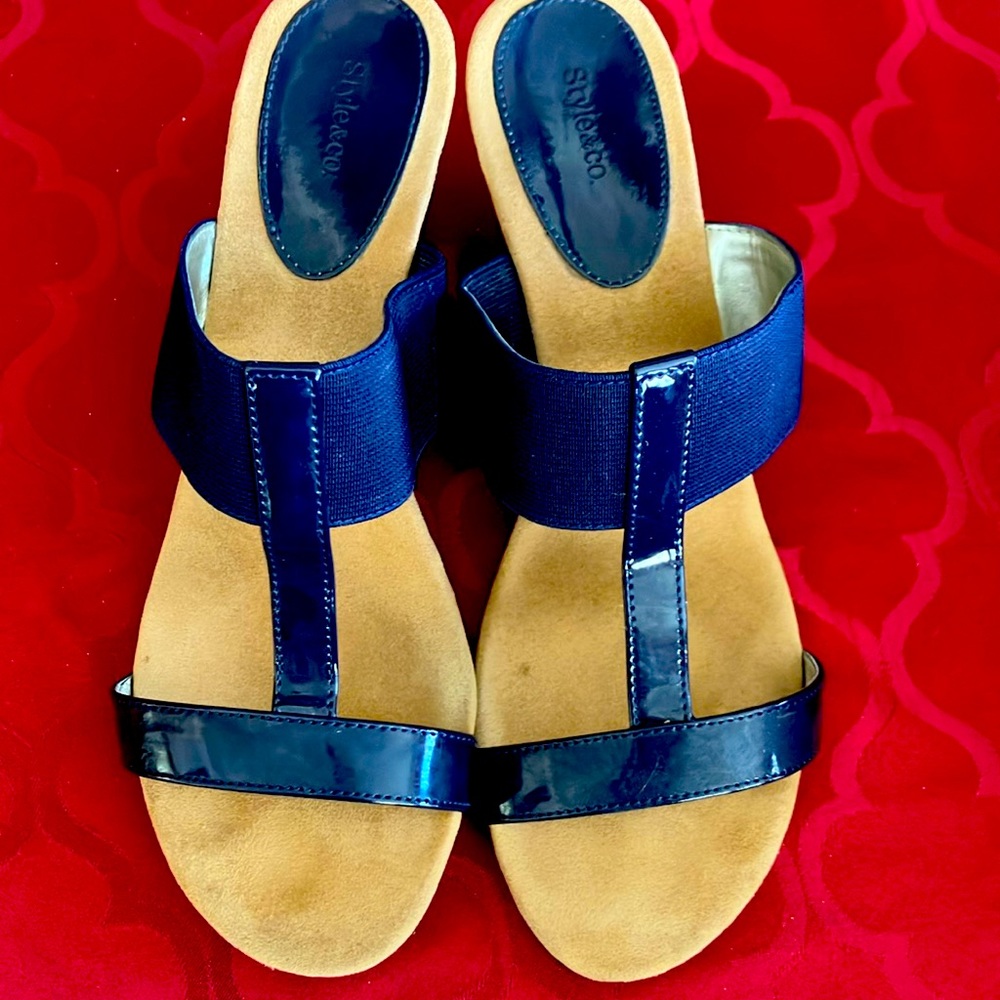 Macy’s Style &co. Size 9 Navy wedge sandal